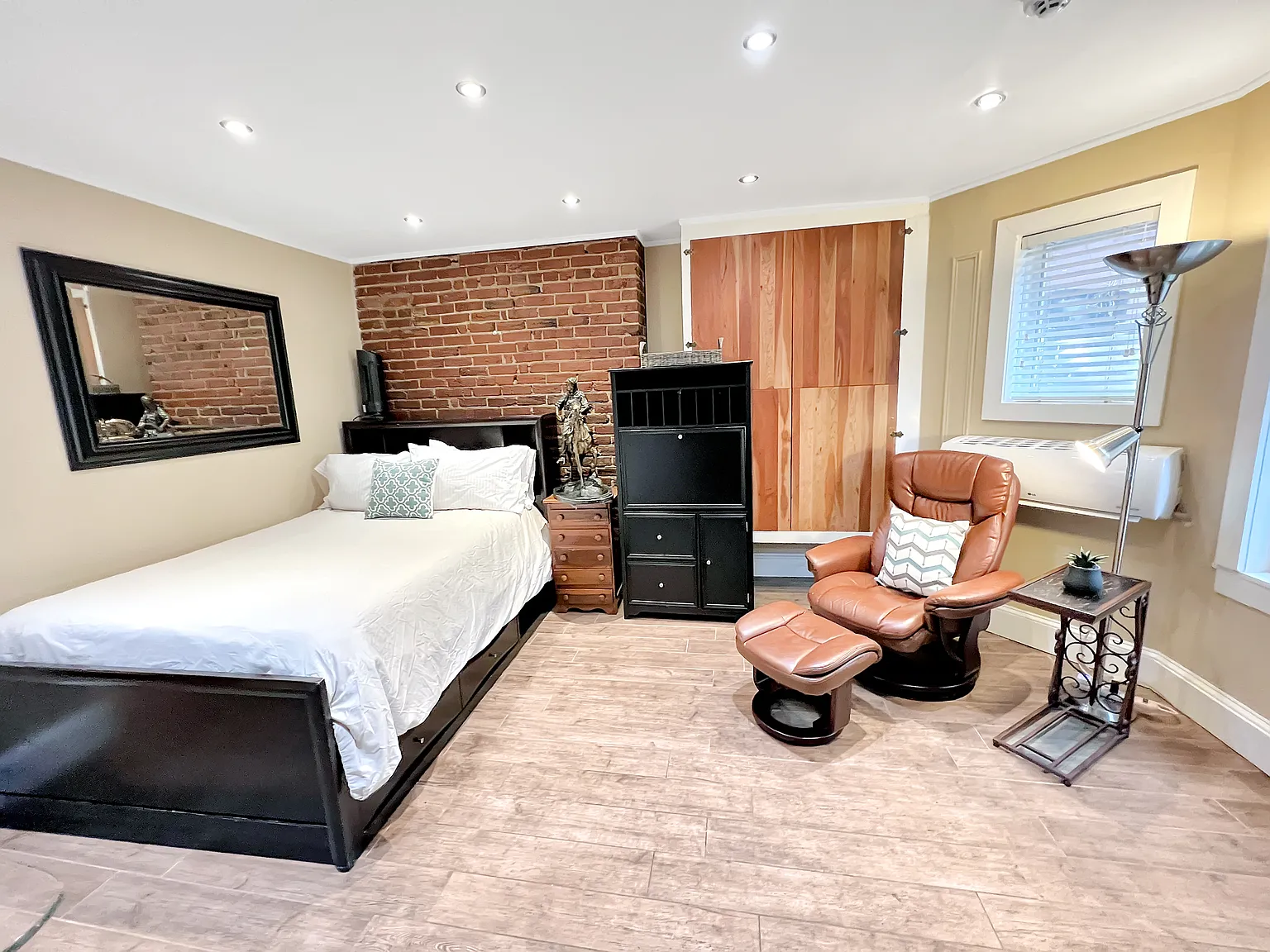 Studio, 625 sqft, $2,300 — Photo 4