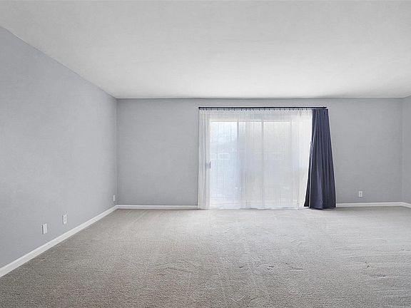 5th image of 1042 Lafayette Ct APT F