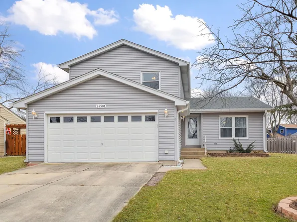 2S581 Cynthia Dr, Warrenville, IL 60555