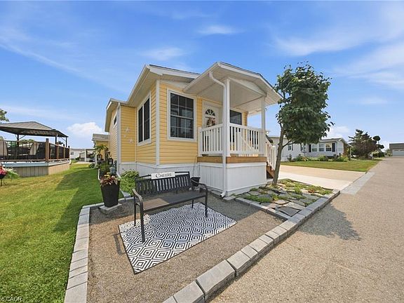 3rd image of 3033 Townline Rd #222