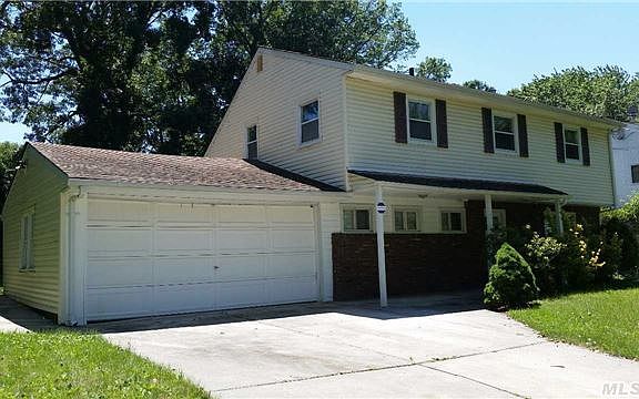 2nd image of 20 Rolling Hills Dr