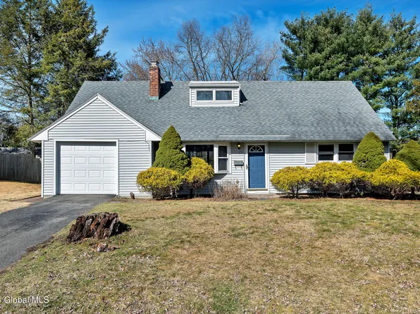 23 Dorwood Drive, Loudonville, NY 12211