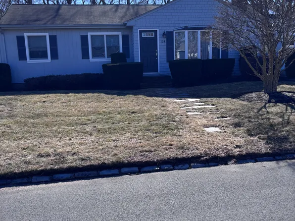 124 Lockhaven Rd, Warwick, RI 02889