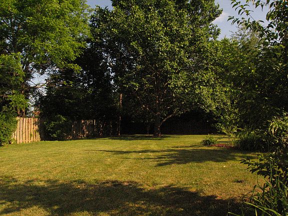 5th image of 746 Cindy Blair Way