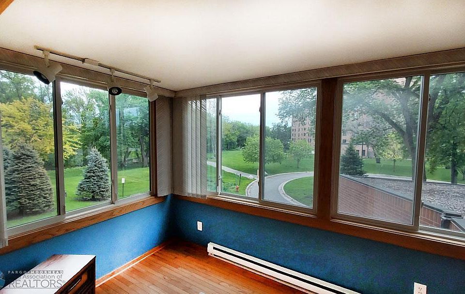 1st image of 105 3rd St N APT 205