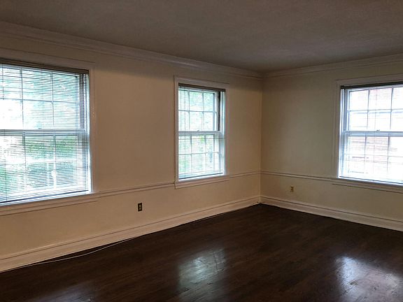 5th image of 7507 Buckingham Dr APT 2W