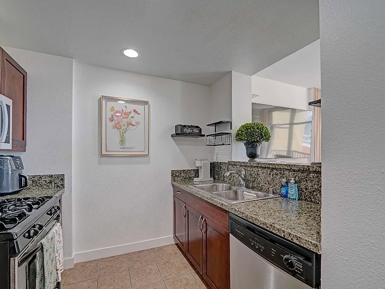 530 K St #518 — Photo 7