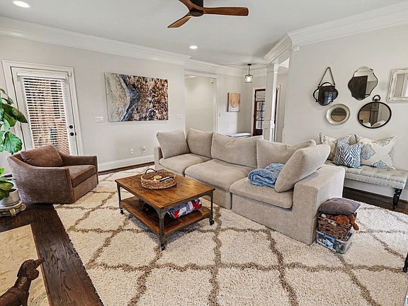 4th image of 1180 Hibiscus Dr