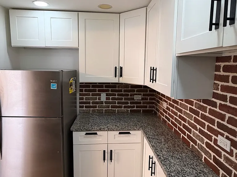 7306 N Winchester Ave #301 — Photo 11