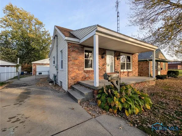 1645 Landis Ave, Oregon, OH 43616