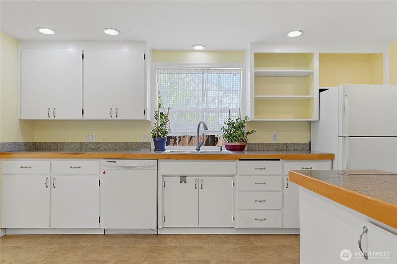 5th image of 5628 N 45th Street