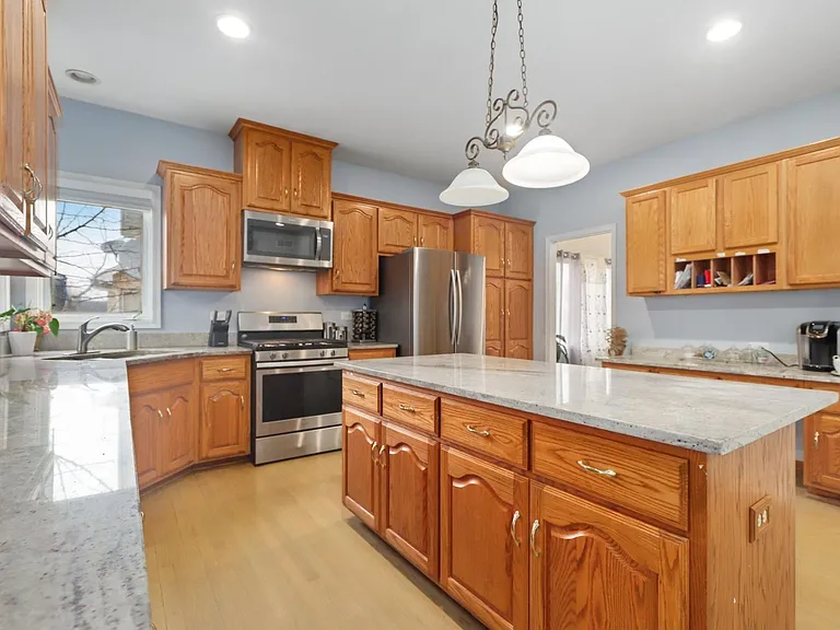 520 N Veterans Pkwy — Photo 8