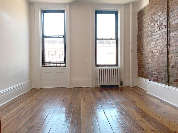 2nd image of 222 W 20th St APT 14