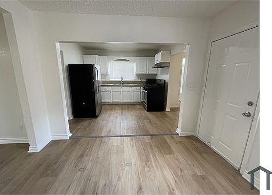 1st image of 862 W 64th St