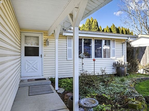 4th image of 1691 SE Cedar Creek Pl