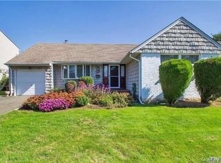 14 N Dover Ave, Massapequa, NY 11758