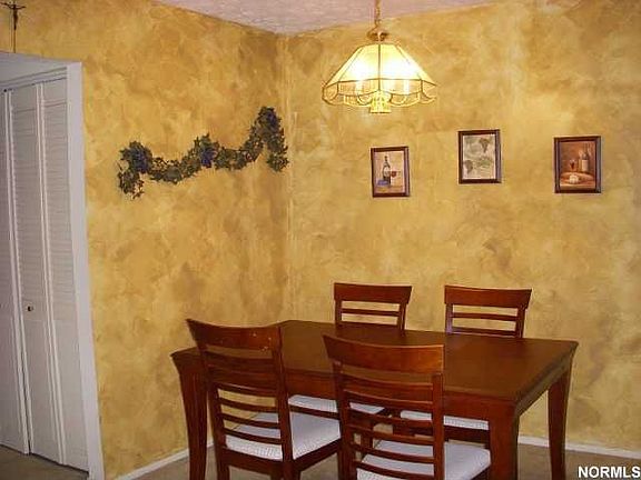 Comfortable dining room