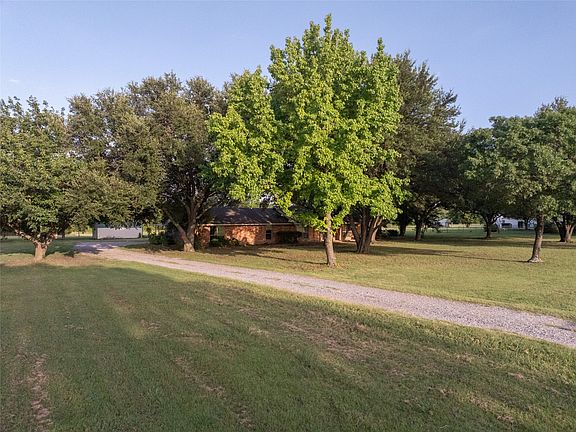 5th image of 1850 Rock Ridge Rd