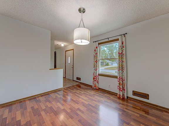 4th image of 10854 7th St NE