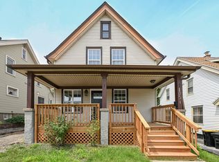 1051 N 68th St, Wauwatosa, WI 53213
