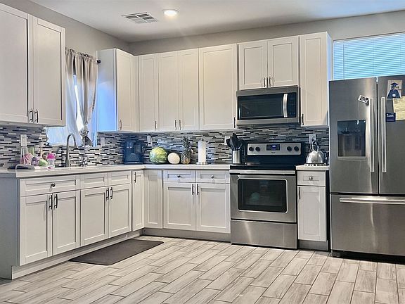 3rd image of 5006 S 35th Dr