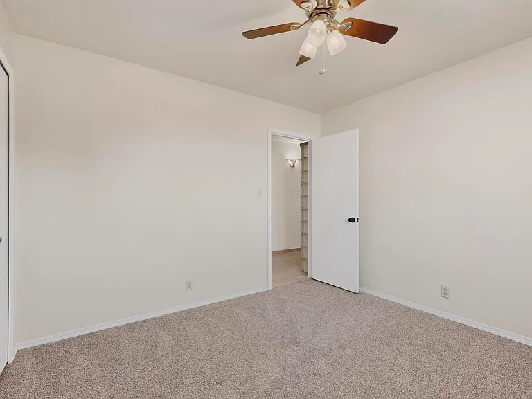 6500 Martin Ct NE — Photo 26