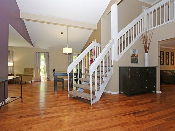 3rd image of 6257 Sweet Briar Ct