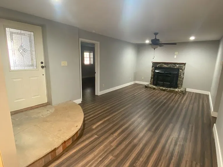 167 Wagon Wheel Rd — Photo 4