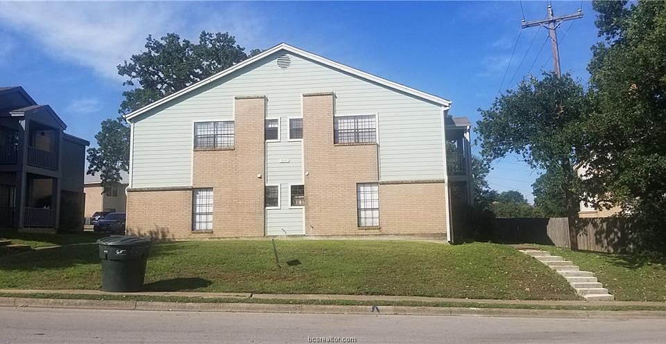 1st image of 1100 Autumn Cir