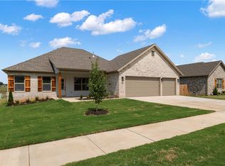 95 N Sheep Dog Ave, Farmington, AR 72730