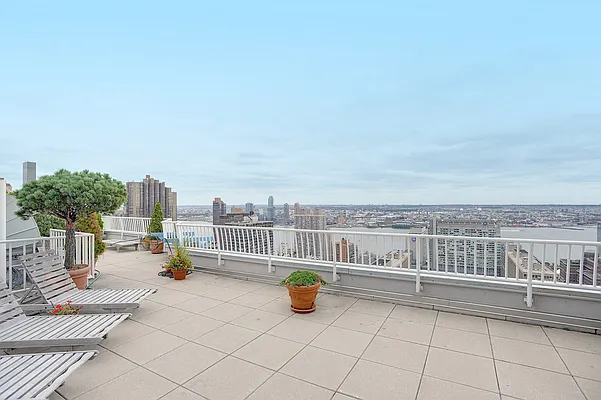 Sold by Demsker Realty | media 22