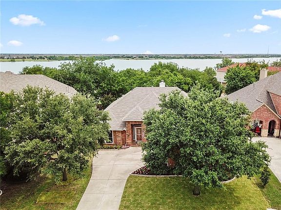 2nd image of 3812 Monterrey Cir