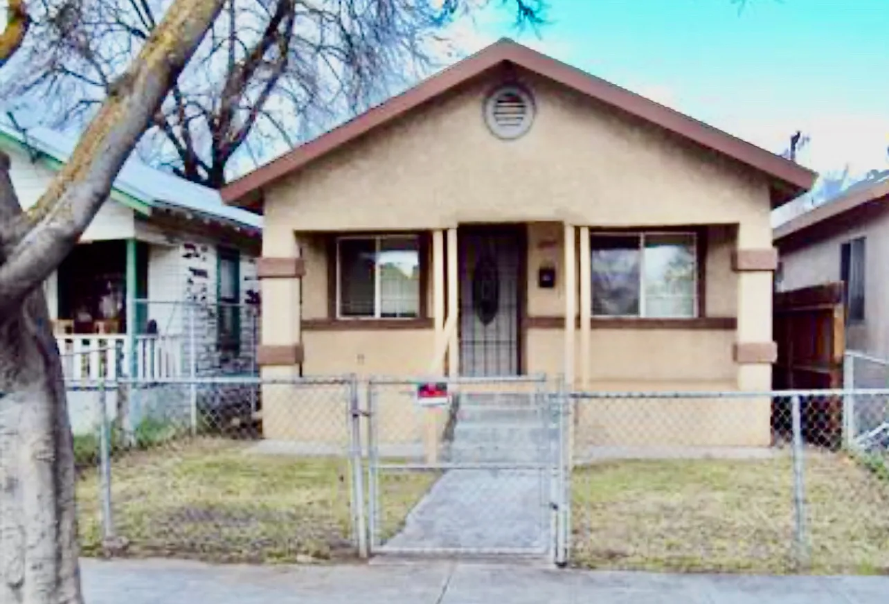 3 bed, 1144 sqft, $1,950 — Photo 1