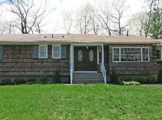 18 Midwood Ave, Nesconset, NY 11767