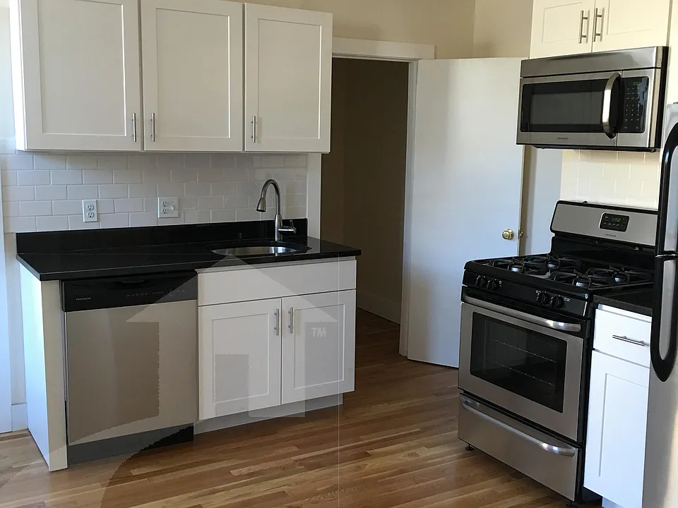 45 Florence St #3