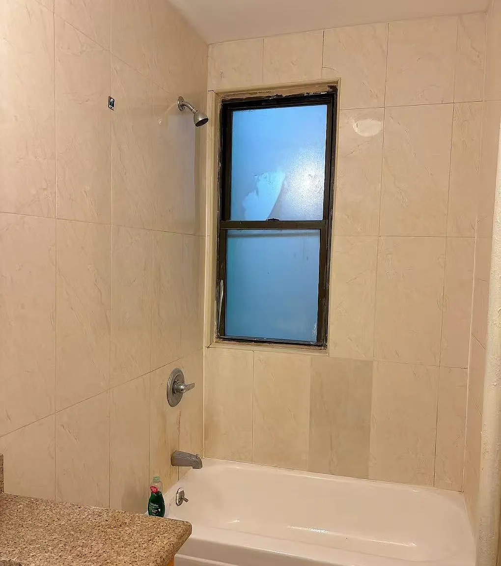 3 bed, 1000 sqft, $2,950 — Photo 3