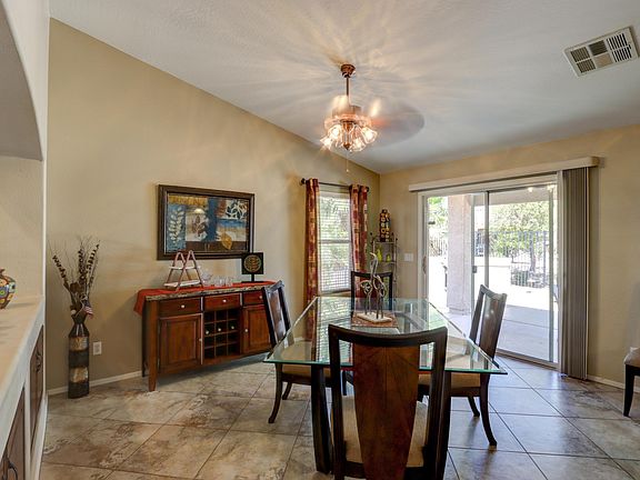 5th image of 2412 E Fiesta Dr