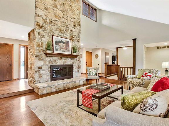 5th image of 8915 E Windwood St