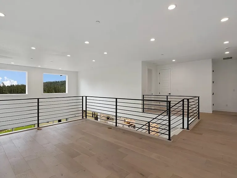 3090 N 49th Ave — Photo 34