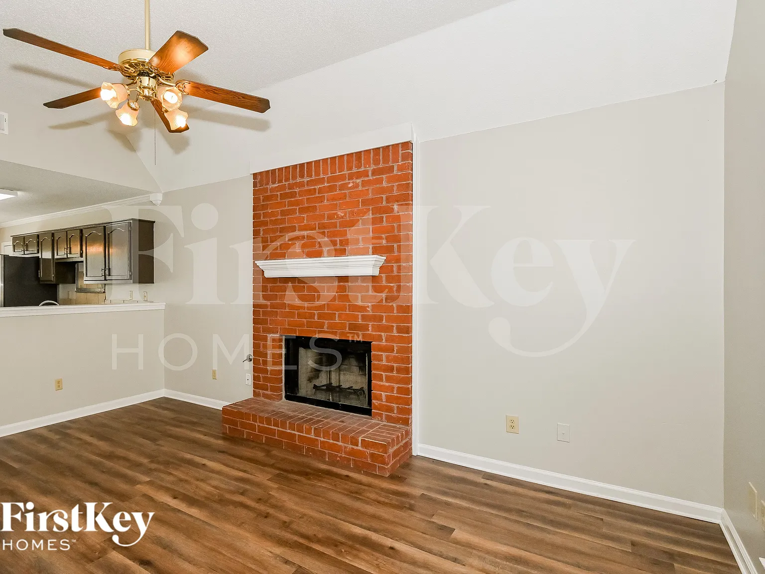 3 bed, 3.0 bath, 1255 sqft, $1,660 — Photo 2