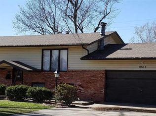 1905 James St, Hutchinson, KS 67502