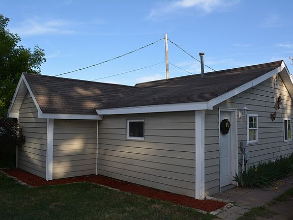 4th image of 106 Evergreen St