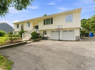 84 Kimberly Ln, Cranston, RI 02921