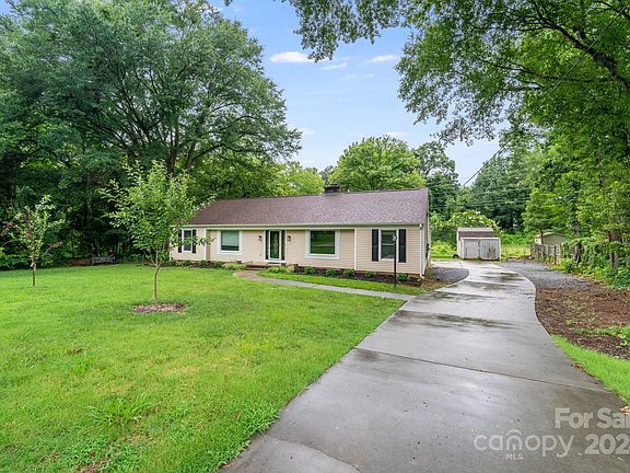 2nd image of 2039 Linda St