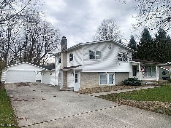 2nd image of 142 Hood Dr