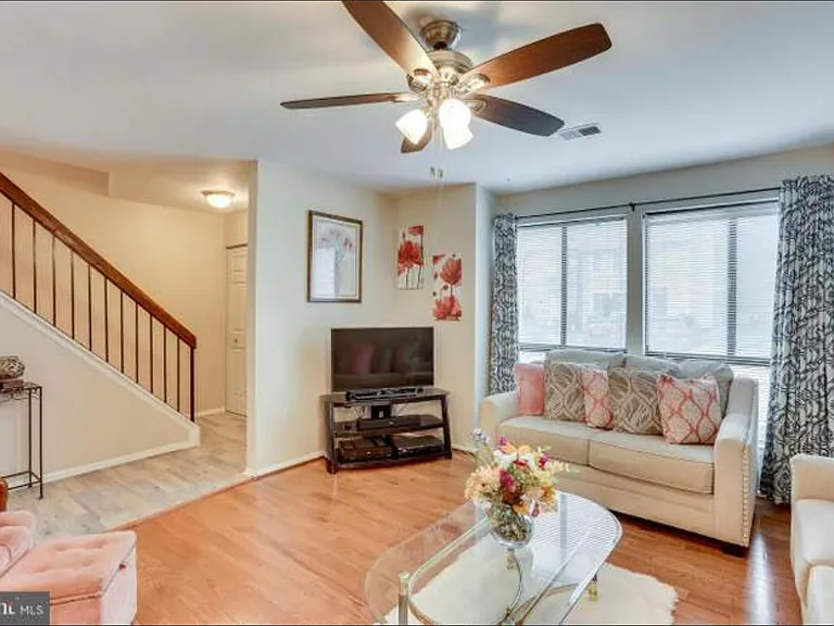 8723 Ridge Hollow Ct — Photo 6