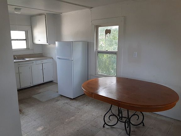 3rd image of 414 1/2 Miami St #A