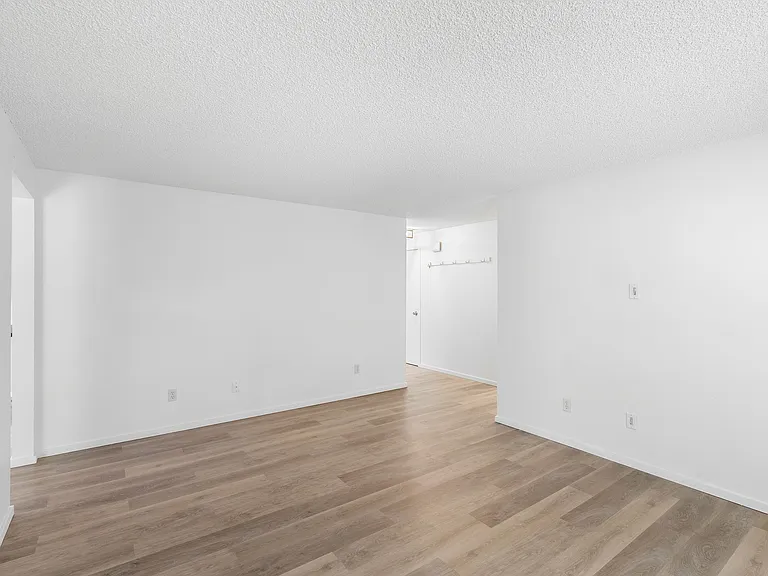 1378 NE Centurion Dr — Photo 17