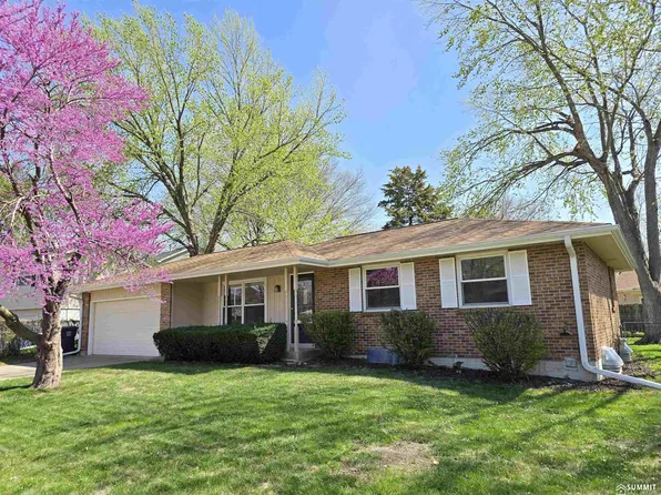 2611 Cheshire Ct S, Lincoln, NE 68512