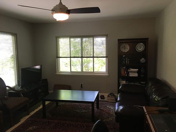 4th image of 564 University Dr APT 4